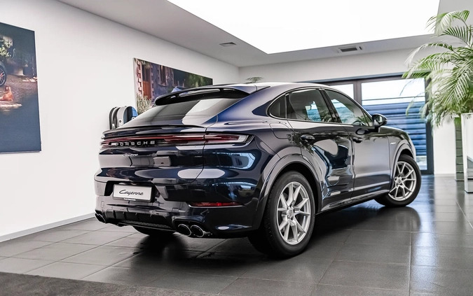 Porsche Cayenne cena 616707 przebieg: 10, rok produkcji 2023 z Parczew małe 154